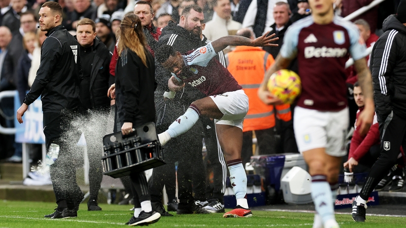 Jhon Duran kicks a water bottle after being sent off at St James' Park