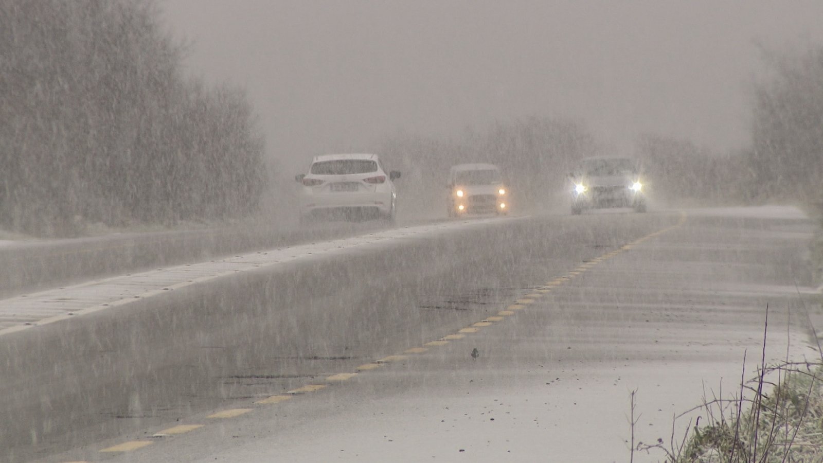 Calls for laws to protect workers from extreme weather