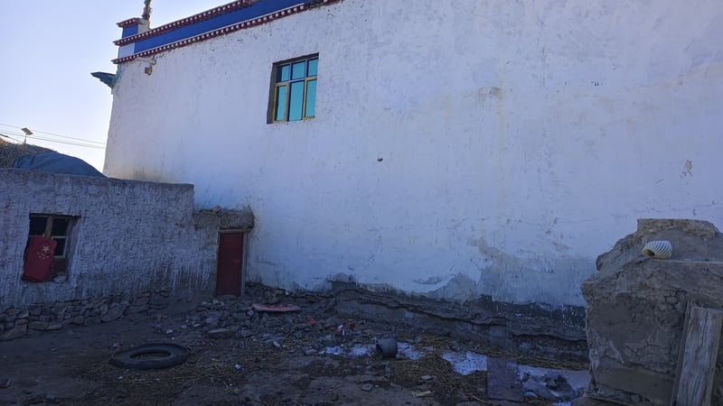 Is ag 9.05 ar maidin (1.05 am na hÉireann) a tharla an crith talún