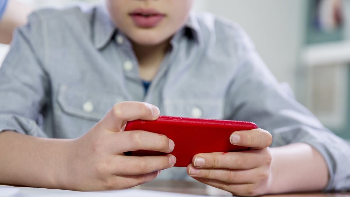 Set controls and teach privacy: how to manage your child’s first mobile phone