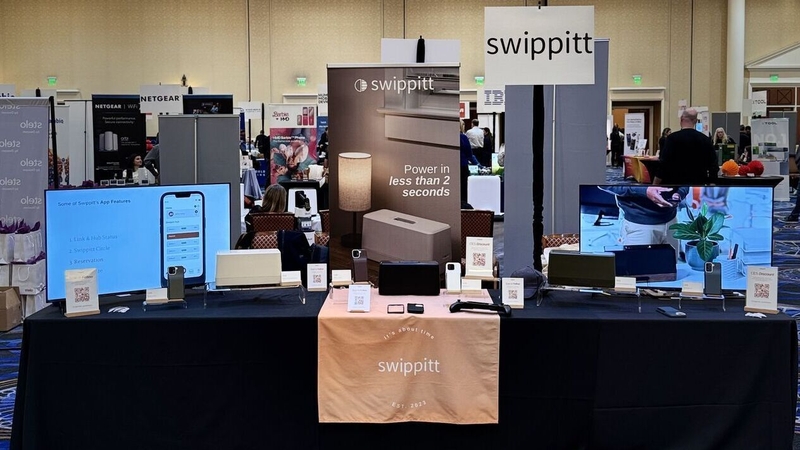 Swippitt is a toaster-like gadget that instantly replenishes a phone's battery power