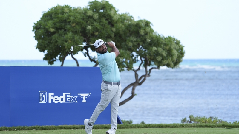 JJ Spaun driving off on the 17th tee