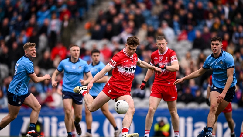 Eoin McEvoy Dhoire ag lorg a tríú chúl in aghaidh Bleá Cliath i gcraobh Roinn 1 i bPáirc an Chrócaigh, 2024.
[pic: Ramsey Cardy Sportsfile]