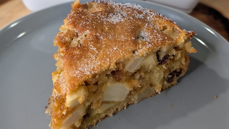 Indulge the senses with this tasty caramel apple cake dessert.