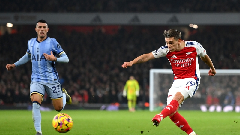 Leandro Trossard putting Arsenal 2-1 up