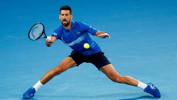Novak Djokovic en route to a victory that sends him into the quarter-finals