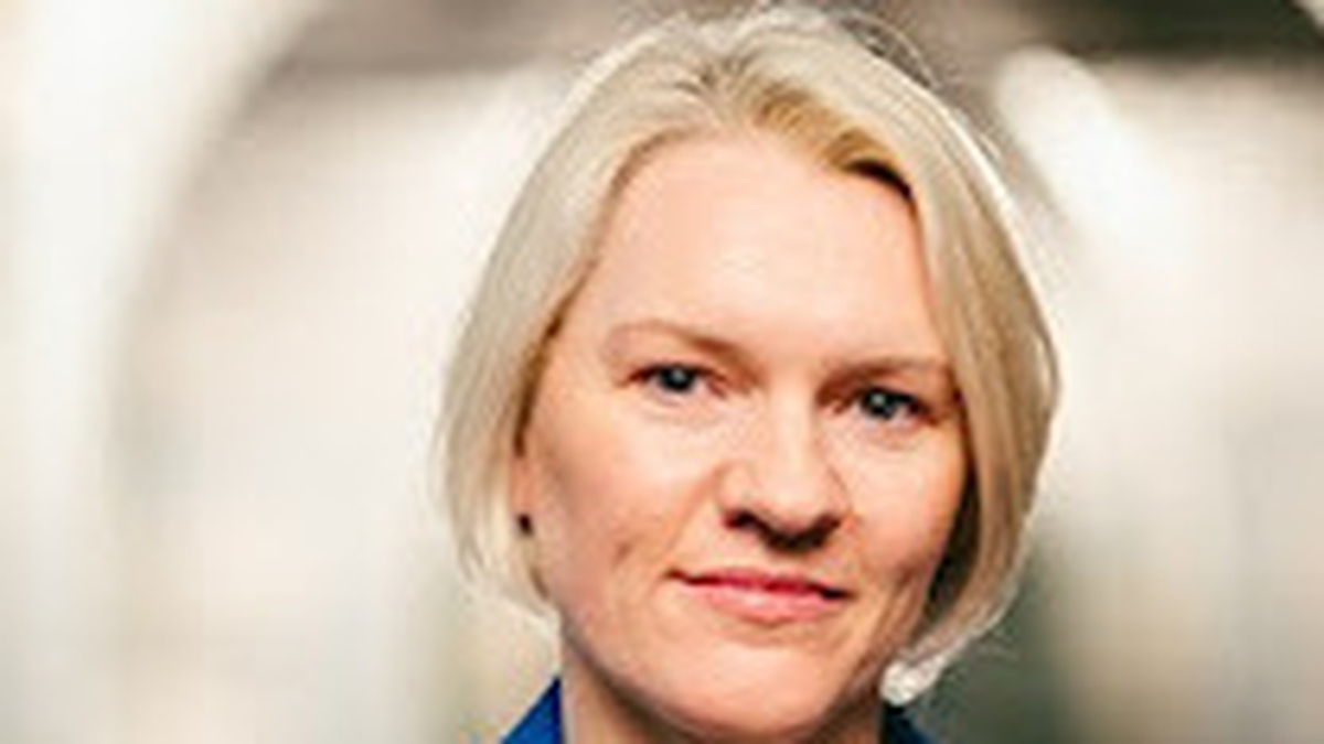 Mairéad Ní Mhaoilchiaráin ó sheomra na Nuachta.