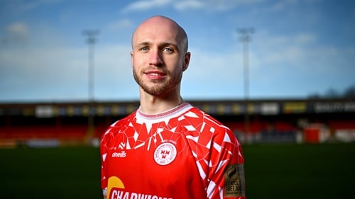 Kerr McInroy has signed a new Shelbourne contract