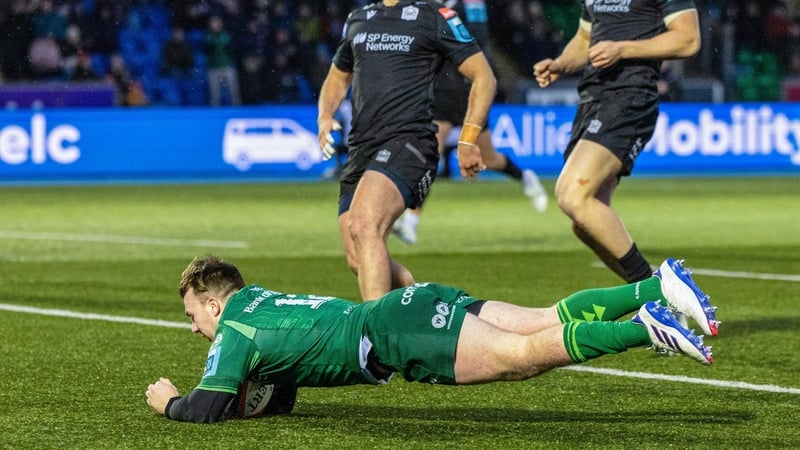 David Hawkshaw scored two tries in a narrow defeat for Connacht