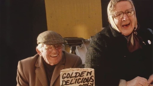 Street traders on Moore Street in Dublin, 1980.