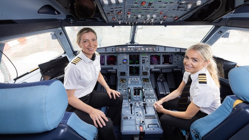 Aer Lingus pilots Captain Clodagh O'Farrell and First Officer Lisa Cusack