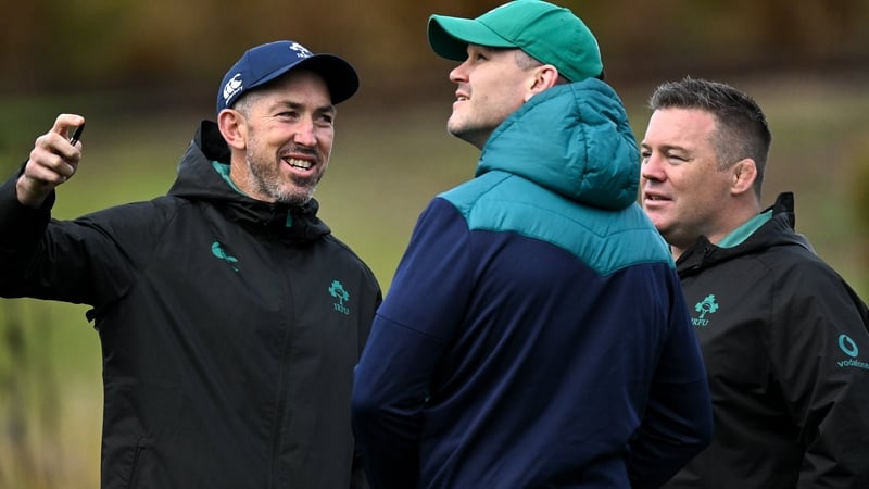 Johnny Sexton (c) chats to Andrew Goodman and John Fogarty at Ireland training last week