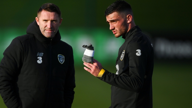 Robbie Keane with Troy Parrott during a Republic of Ireland training session in 2019