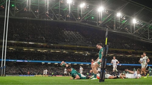 Dan Sheehan ag scóráil an úid