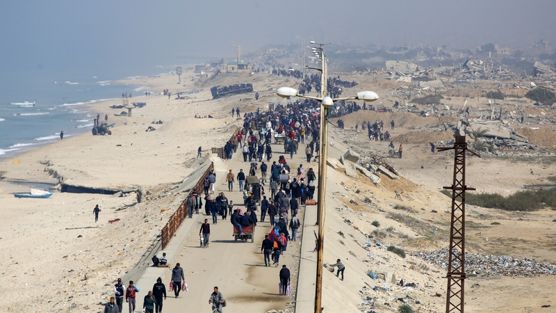 Palestinians continue to return back to their homes as the ceasefire between Israel and Hamas holds