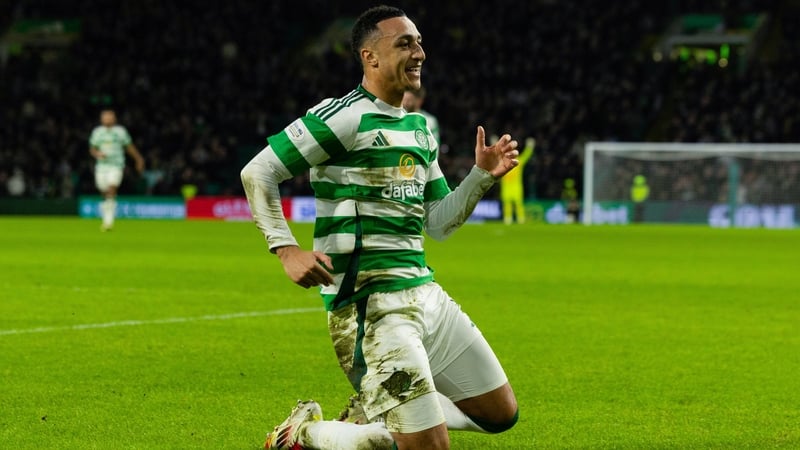 Celtic's Adam Idah celebrates scoring to make it 2-0 against Dundee