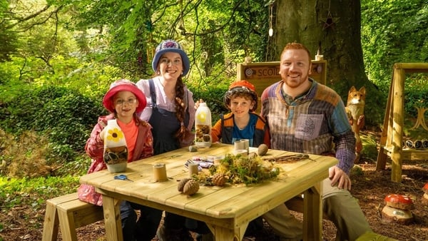 Amuigh Faoin Spéir leis an Scoil Choille