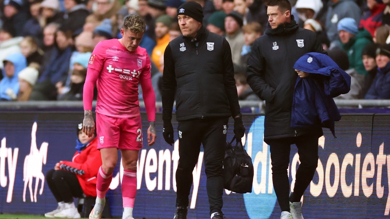 Sammie Szmodics leaves the game injured