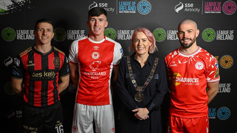 Lord Mayor of Dublin Emma Blain with, from left, three of the Dublin club captains Keith Buckley of Bohemians, Joe Redmond of St Patrick's Athletic and Mark Coyle of Shelbourne