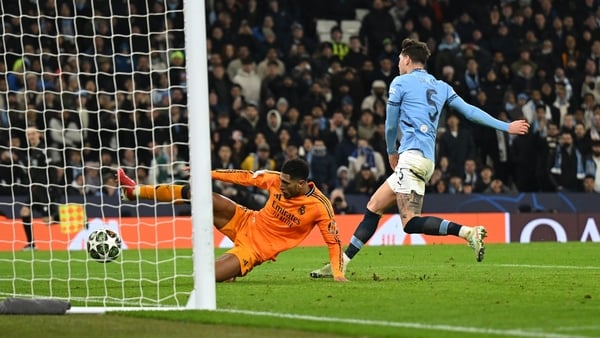 Jude Bellingham slides in for Real Madrid's winning goal