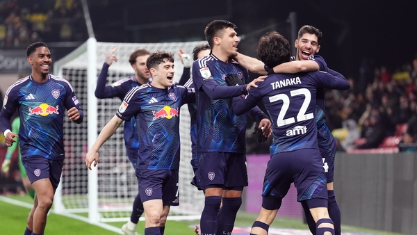 Leeds players celebrate Joel Piroe's goal