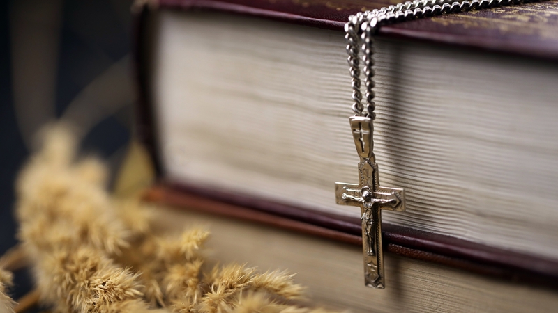 Leithscéal gafa ag Íosánaigh as faillí a dhéanamh ina gcuid dualgas