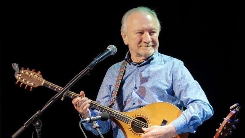 Donal Lunny has long been a driving force behind the popularity of Irish folk and traditional music
