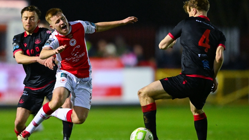 Brandon Kavanagh is fouled by Drogheda United's Darragh Markey