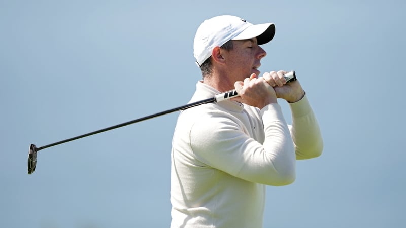 Rory McIlroy missed a crucial birdie putt on the 4th