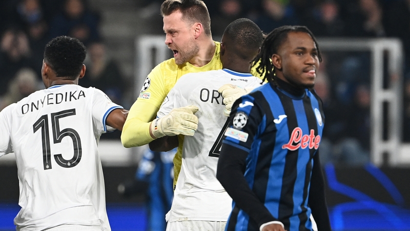 Simon Mignolet saved Ademola Lookman's penalty