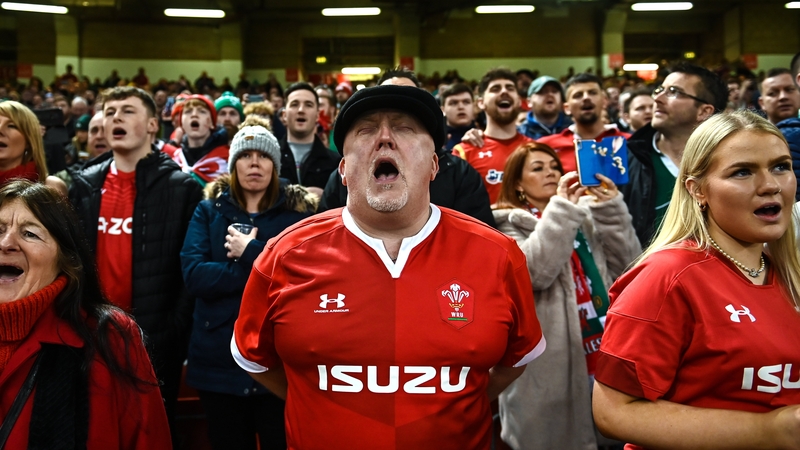 Simon Easterby reckons Welsh fans will back their team despite recent woes