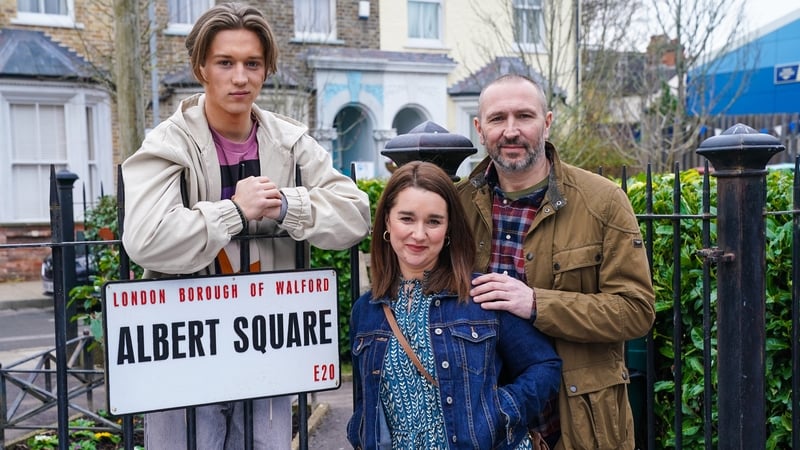 Vicki Fowler to return to Albert Square with her new family