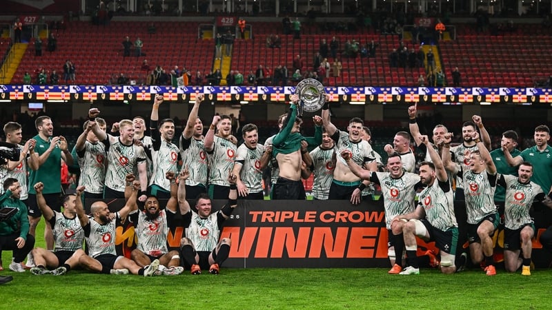 Ireland's players celebrate the Triple Crown