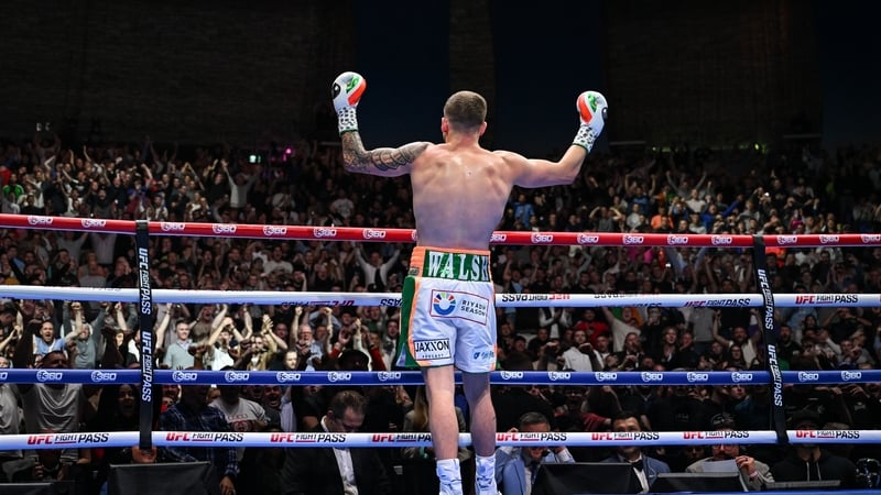 Callum Walsh salutes the 3Arena crowd after his victory over Przemyslaw Runowski