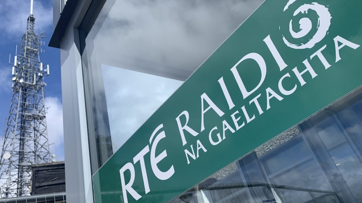 Nuacht an lae: Naisiúnta, Idirnáisiúnta & Áitiúil.