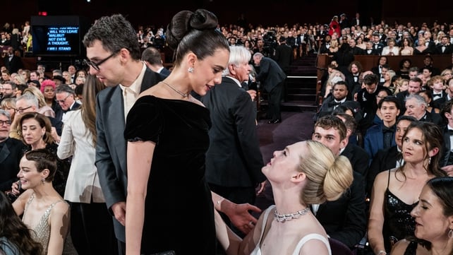 Margaret Qualley, Elle Fanning