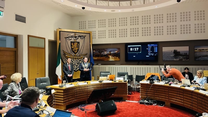 It is the first time in the history of the Galway City Council that the entire agenda will be dealt with as Gaeilge