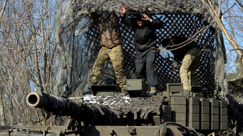 Trealamh míleata á chur ar fáil don Úcráin ag na Meiriceánaigh an athuair