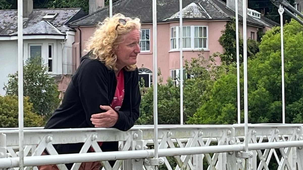 Shaky Bridge | The Lyric Feature