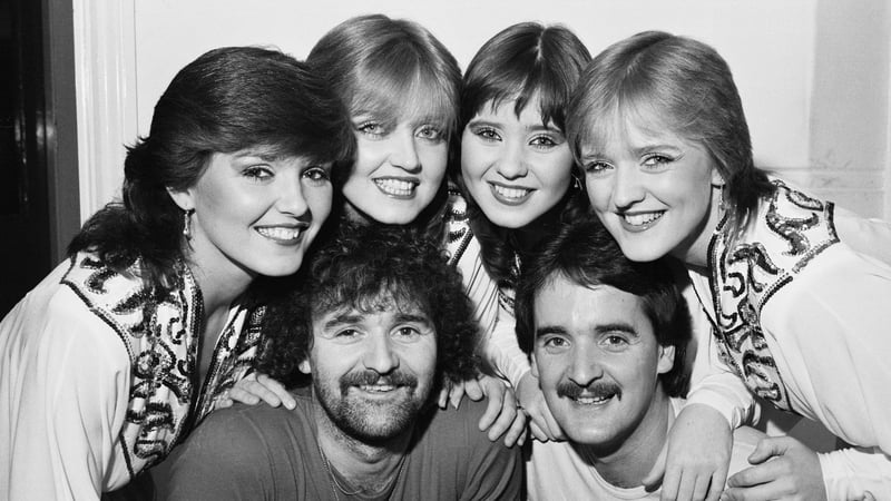The Nolan Sisters Maureen, Linda, Coleen and Bernie pictured with their brothers Tommy and Brian in 1981