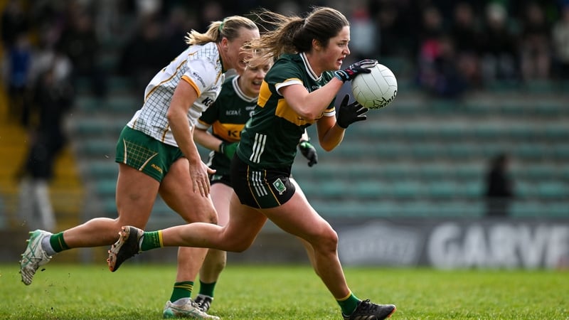 Kerry's Mary O'Connell breaks free from the challenge of Meath's Vikki Wall