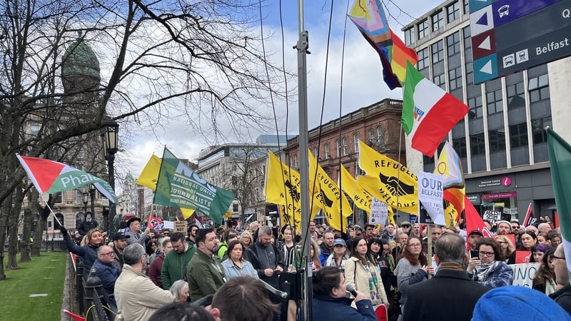 The counter protest was several times the size of that protesting about immigration