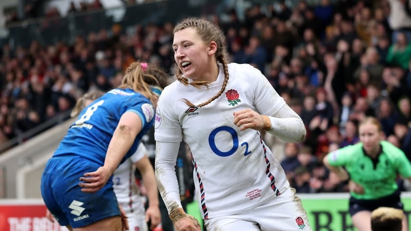 Emma Sing celebrates scoring England's fifth try