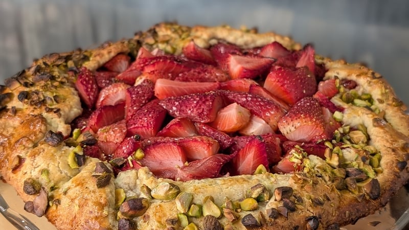 Sweet strawberries and salty pistachios are a match made in heaven.