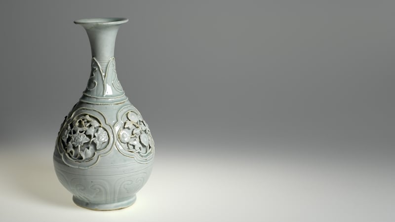 The Fonthill Vase: 'the first credibly documented piece of Chinese porcelain in Europe'. © National Museum of Ireland