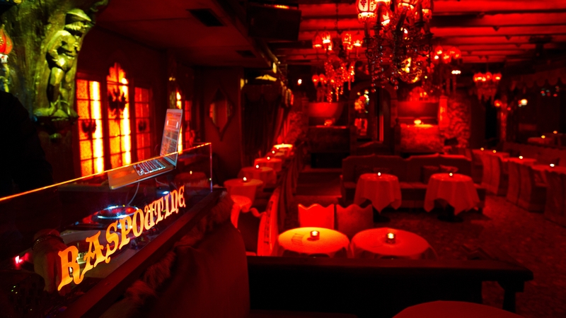 Raspoutine in Paris hosts an event which is only open to female partygoers