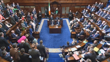 Ceann Comhairle suspends Dáil amid chaotic scenes