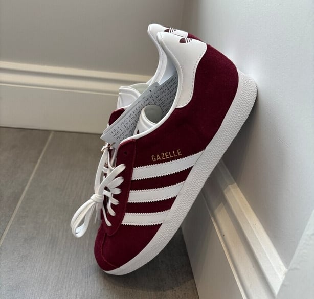 https://www.newbalance.ie/en/pd/9060/U9060V1-50600-PMG-EMEA.html?sm=Top+Results&pdq=9060#dwvar_U9060V1-50600-PMG-EMEA_style=U9060LBA&dwvar_U9060V1-50600-PMG-EMEA_width=D&pid=U9060V1-50600-PMG-EMEA&quantity=1