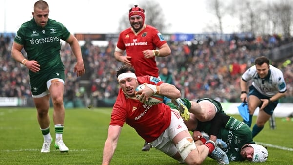 Tom Ahern scores Munster's first try
