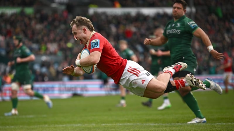 Craig Casey scored Munster's second try